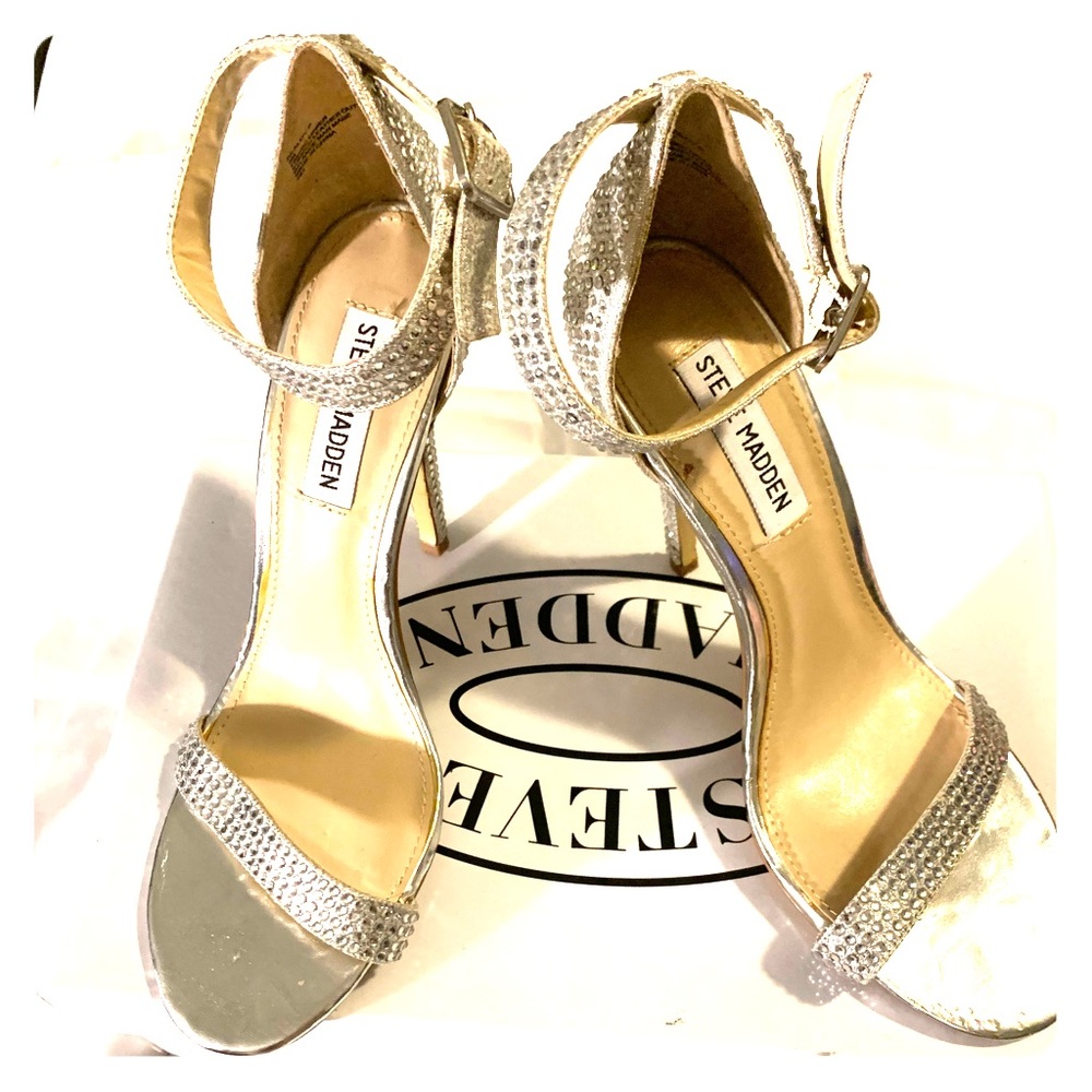 Steve Madden Rhinestone Embellished Sandals😍😍💎